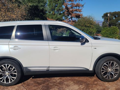 Used 2016 Mitsubishi Outlander GT image 9