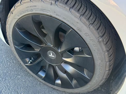 Used 2020 Tesla Model 3 Long Range image 9