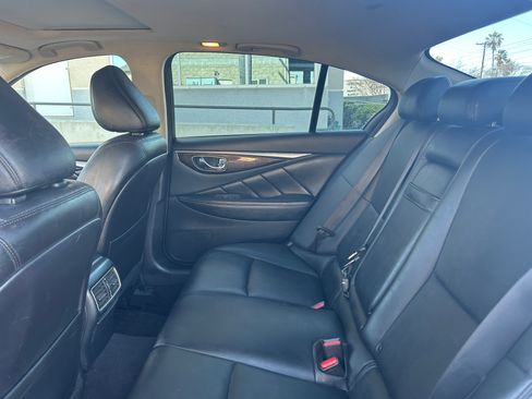 Used 2018 INFINITI Q50 Luxe w/ Essential Package (3.0T Luxe) image 10