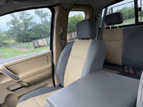 Used 2004 Nissan Titan XE w/ (PRF) Preferred Pkg image 10