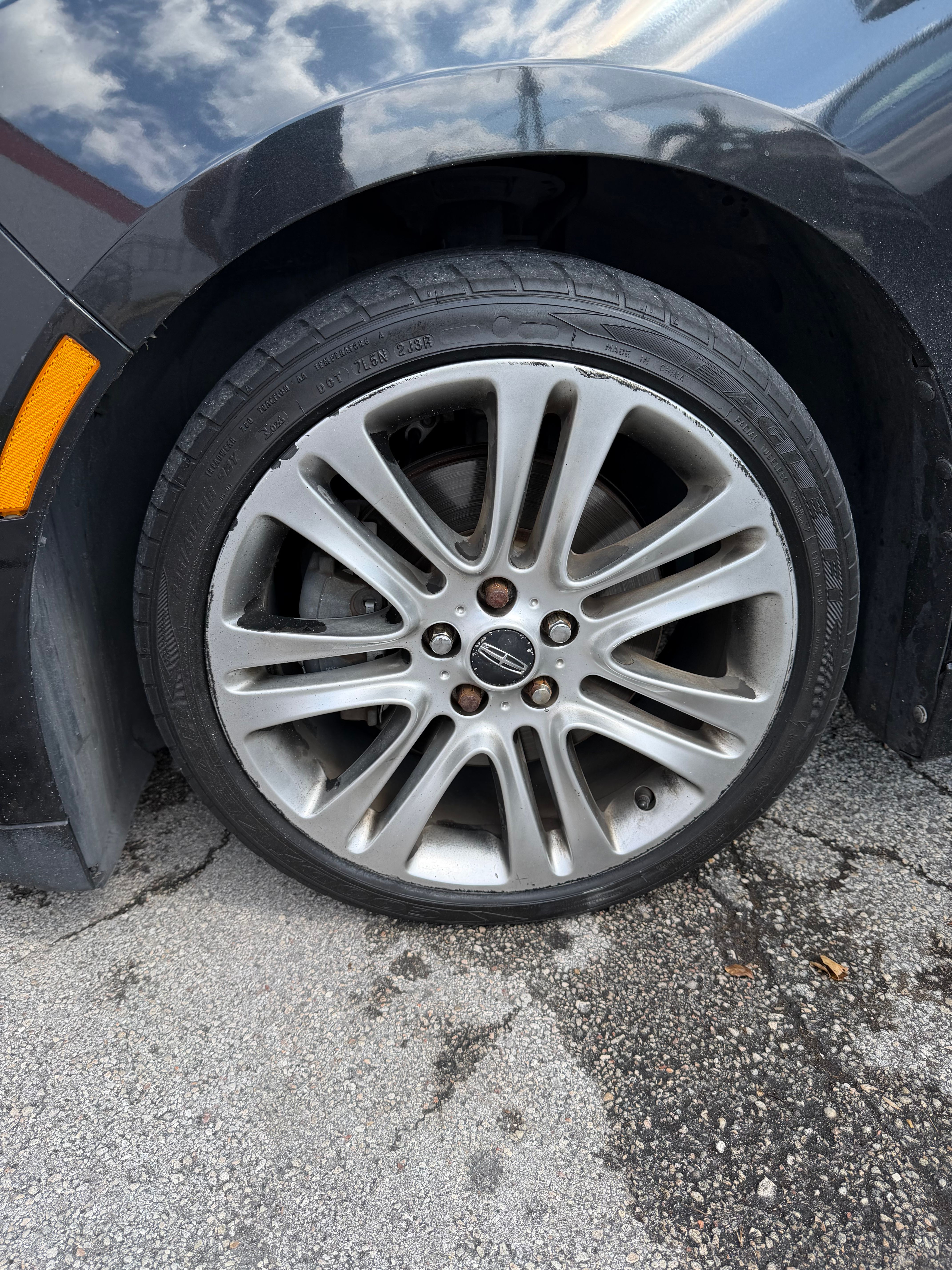 Used 2013 Lincoln MKZ FWD image 12