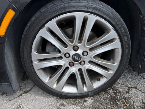 Used 2013 Lincoln MKZ FWD image 12