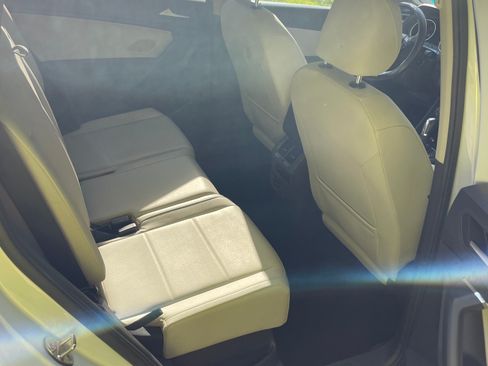 Used 2019 Volkswagen Tiguan SE AWD/4WD image 11