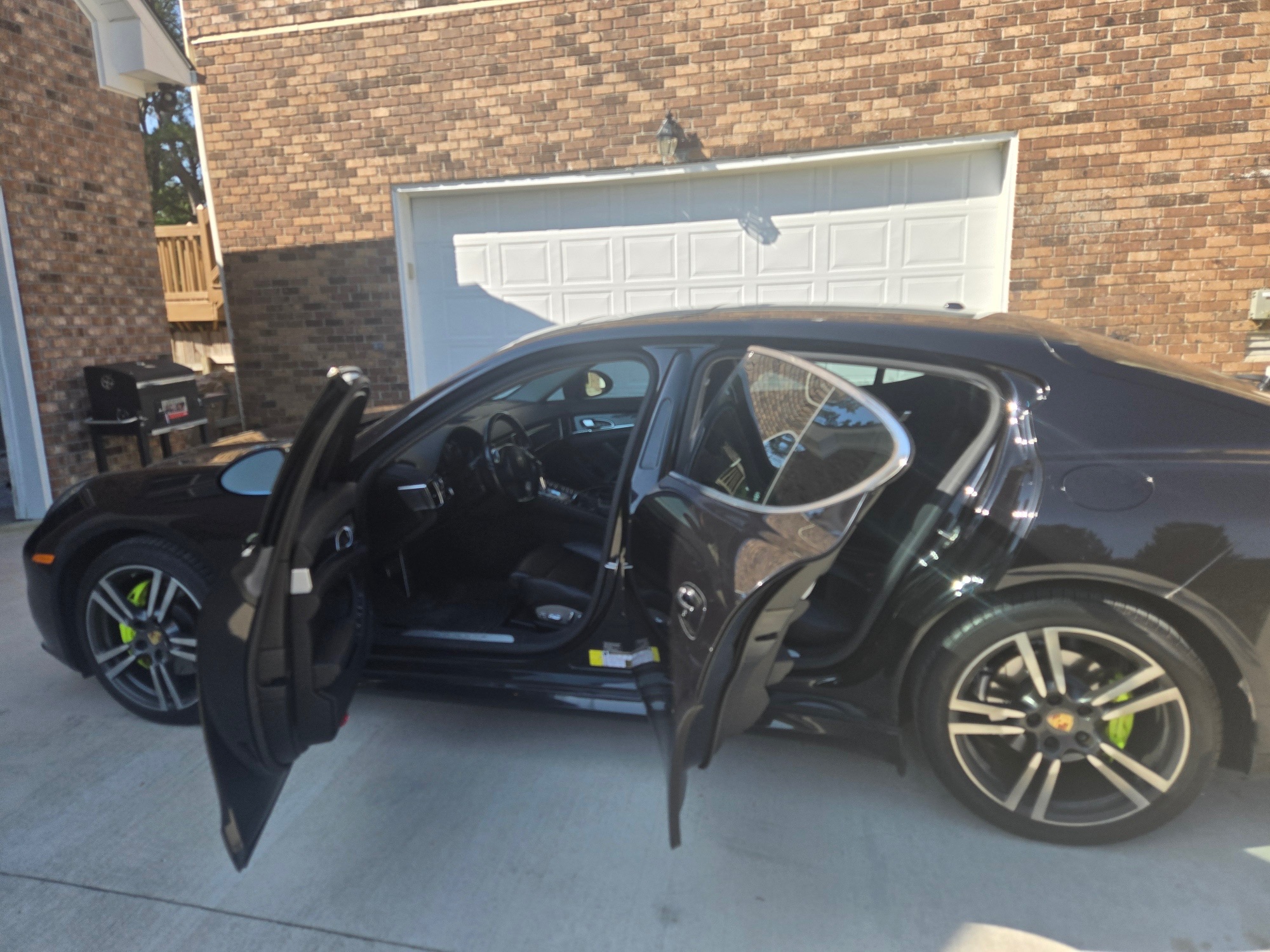 Used 2016 Porsche Panamera S RWD image 4