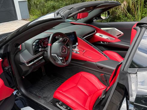 Used 2024 Chevrolet Corvette Stingray Preferred Conv w/ 2LT RWD image 10
