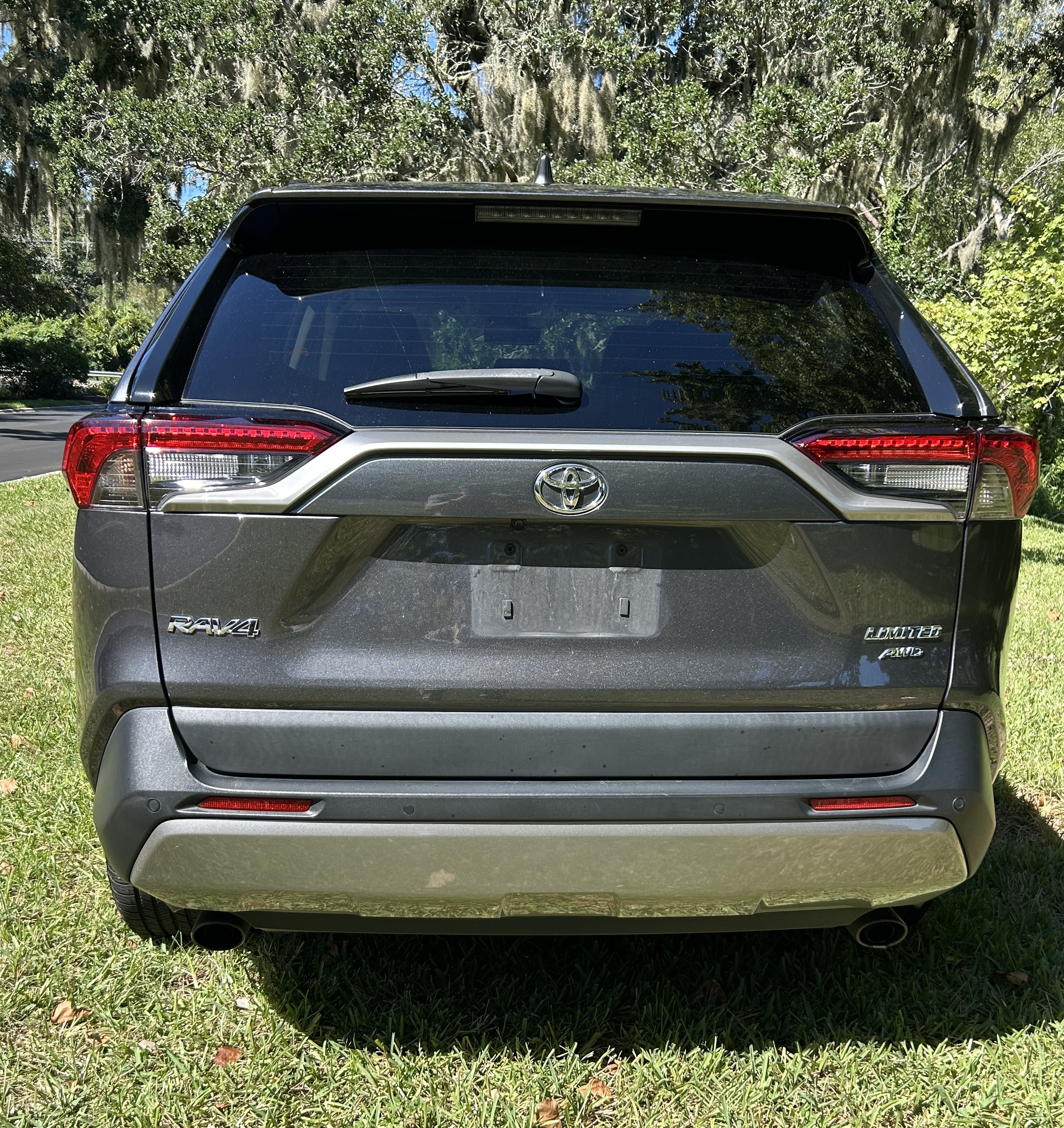 Used 2023 Toyota RAV4 Limited AWD/4WD image 9