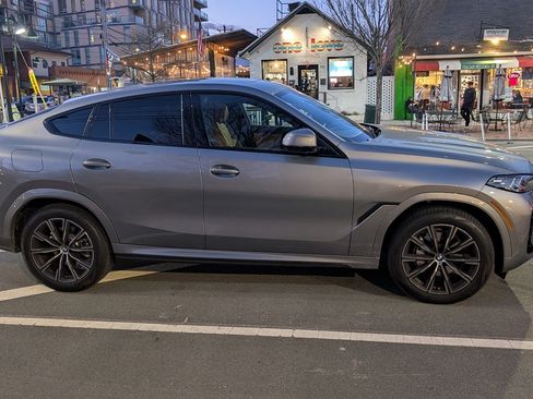 Used 2025 BMW X6 xDrive40i w/ Premium Package image 1