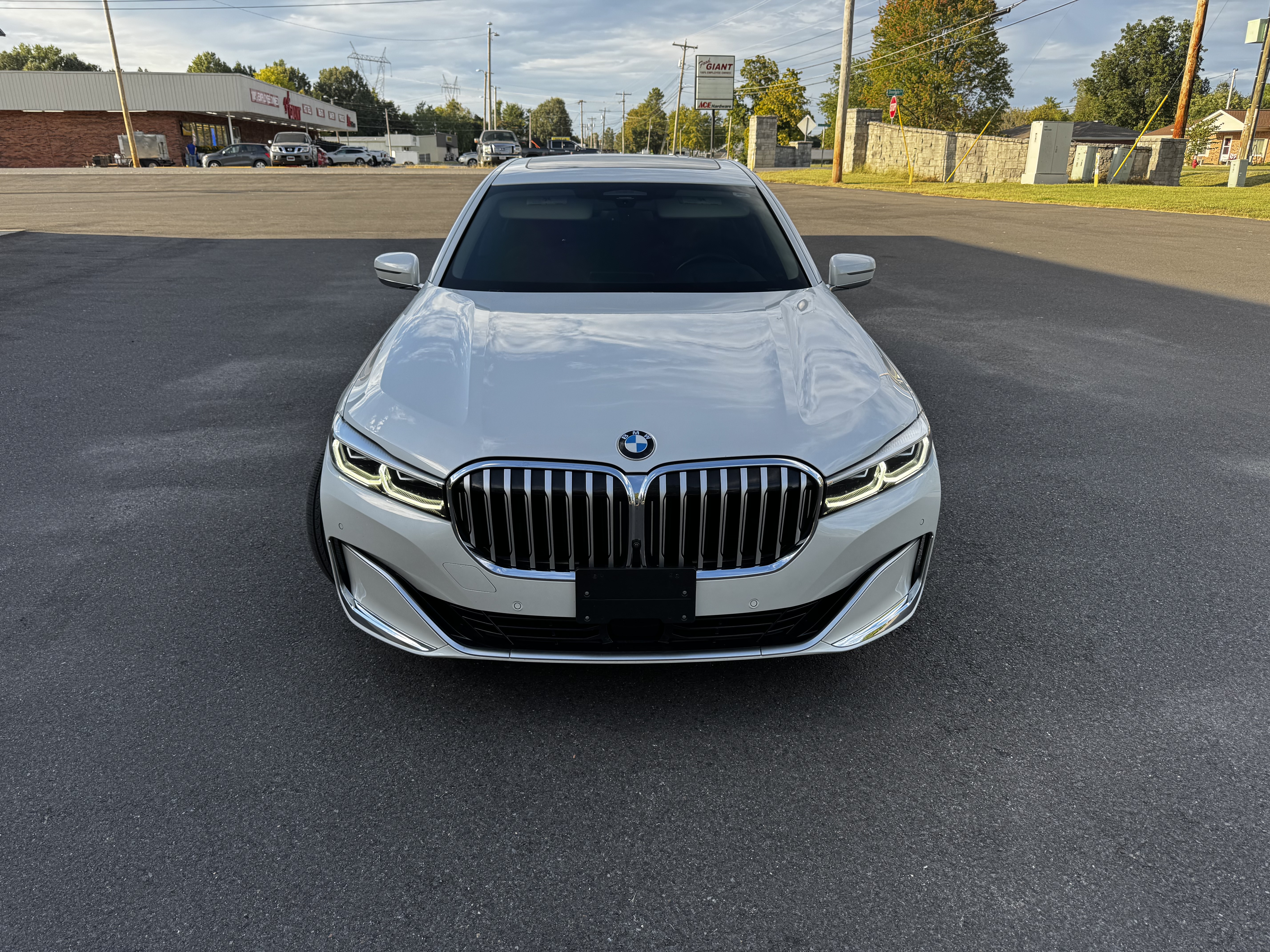 Used 2022 BMW 750i xDrive w/ Executive Package AWD/4WD image 8