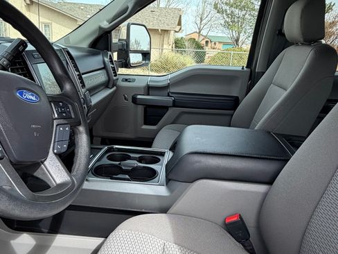 Used 2020 Ford F350 XLT w/ XLT Premium Package image 16