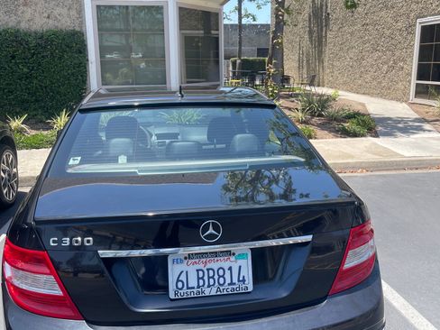 Used 2010 Mercedes-Benz C 300 Sedan image 13