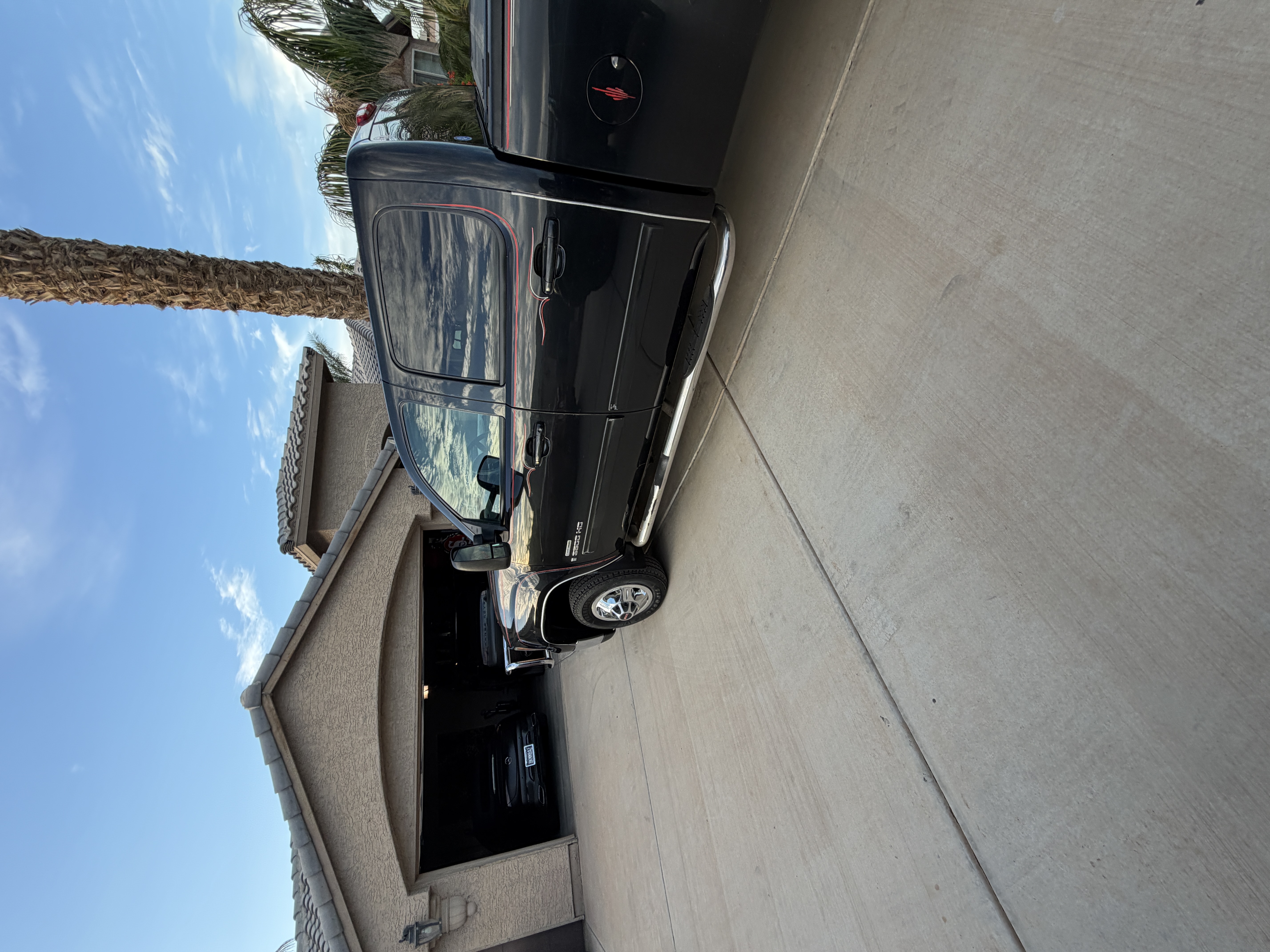 Used 2009 GMC Sierra 3500 SLT w/ SLT Convenience Package AWD/4WD image 4