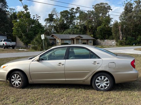 Used 2004 Toyota Camry LE image 11
