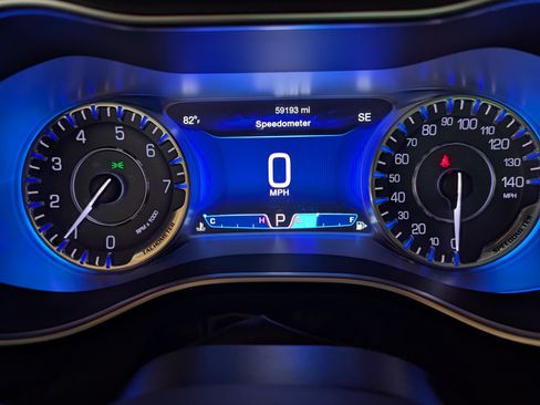 Used 2015 Chrysler 200 C image 8