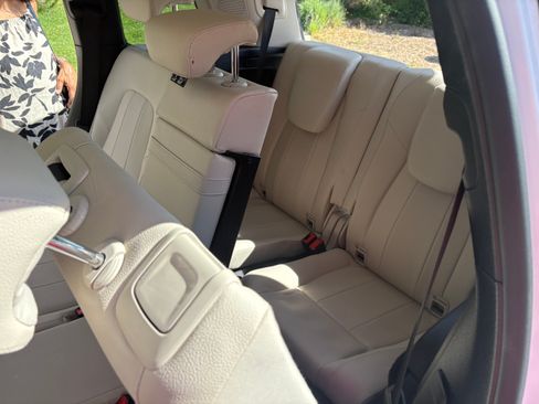 Used 2022 Mercedes-Benz GLB 250 4MATIC image 17