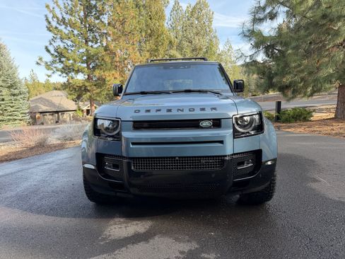 Used 2022 Land Rover Defender 110 X-Dynamic HSE image 4