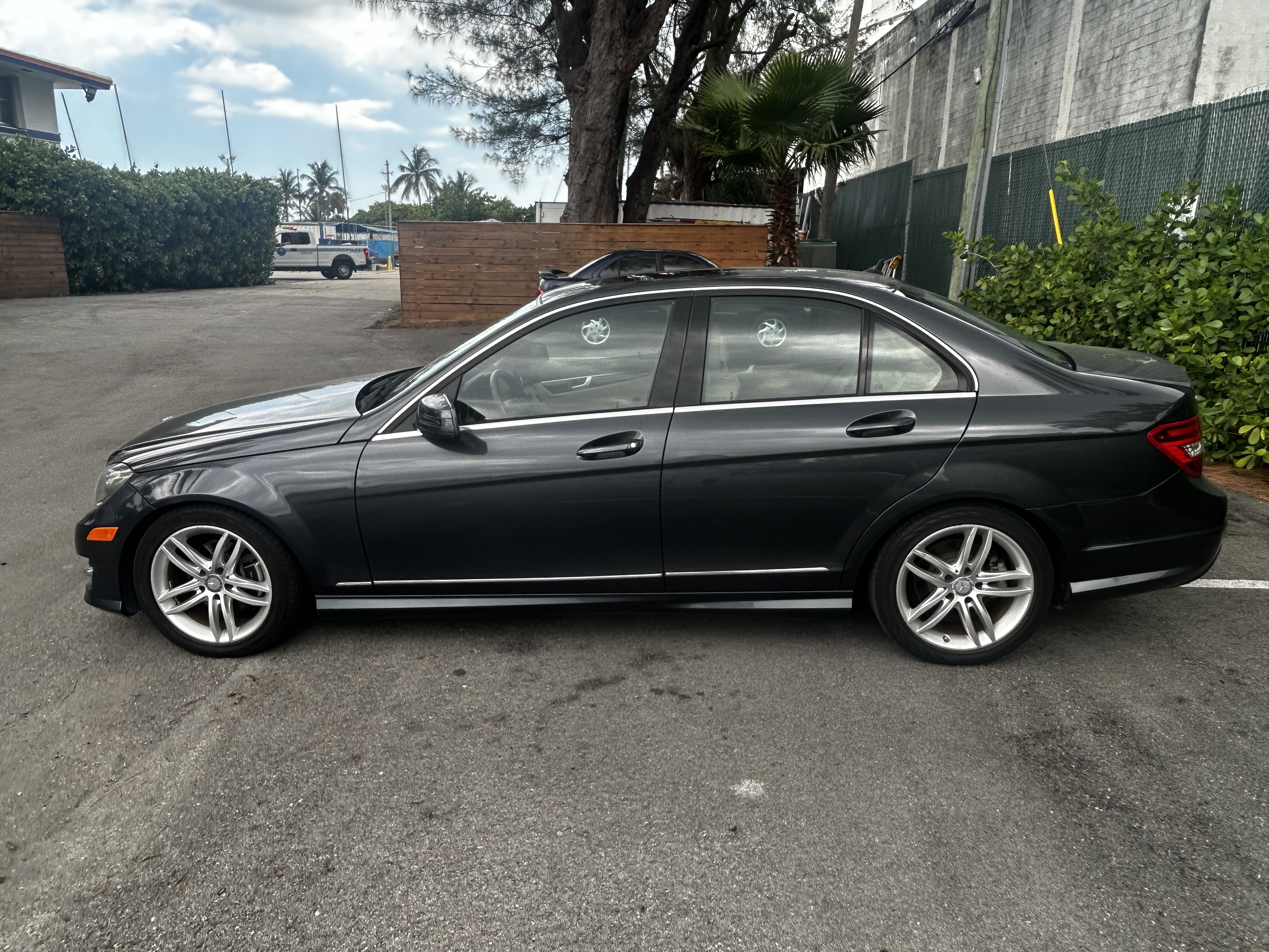 Used 2013 Mercedes-Benz C 250 Sedan image 4