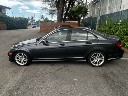 Used 2013 Mercedes-Benz C 250 Sedan image 4