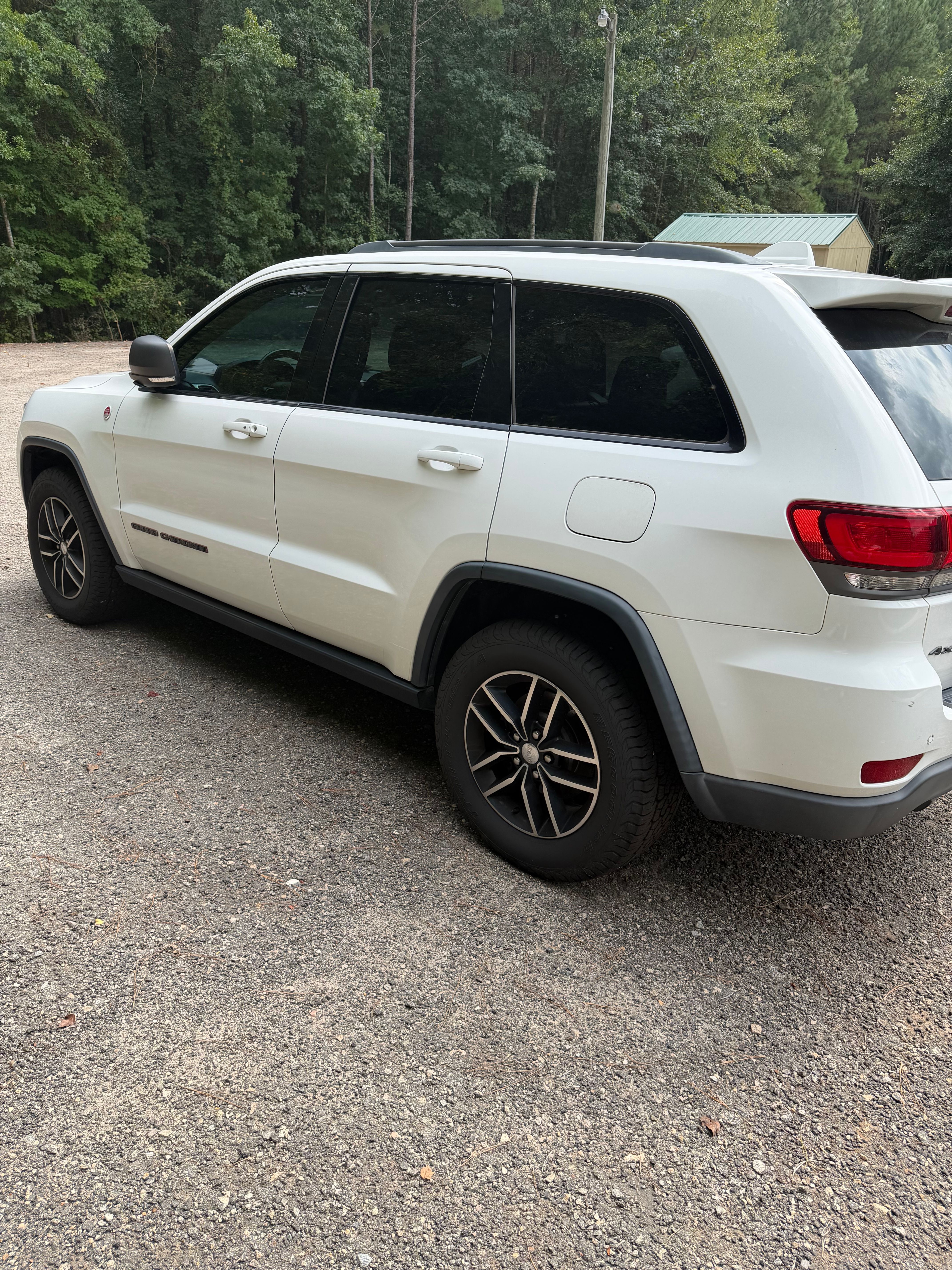 Used 2017 Jeep Grand Cherokee Trailhawk AWD/4WD image 21