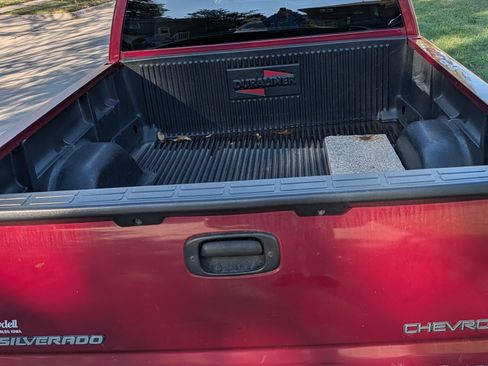 Used 2004 Chevrolet Silverado 1500 LS image 6