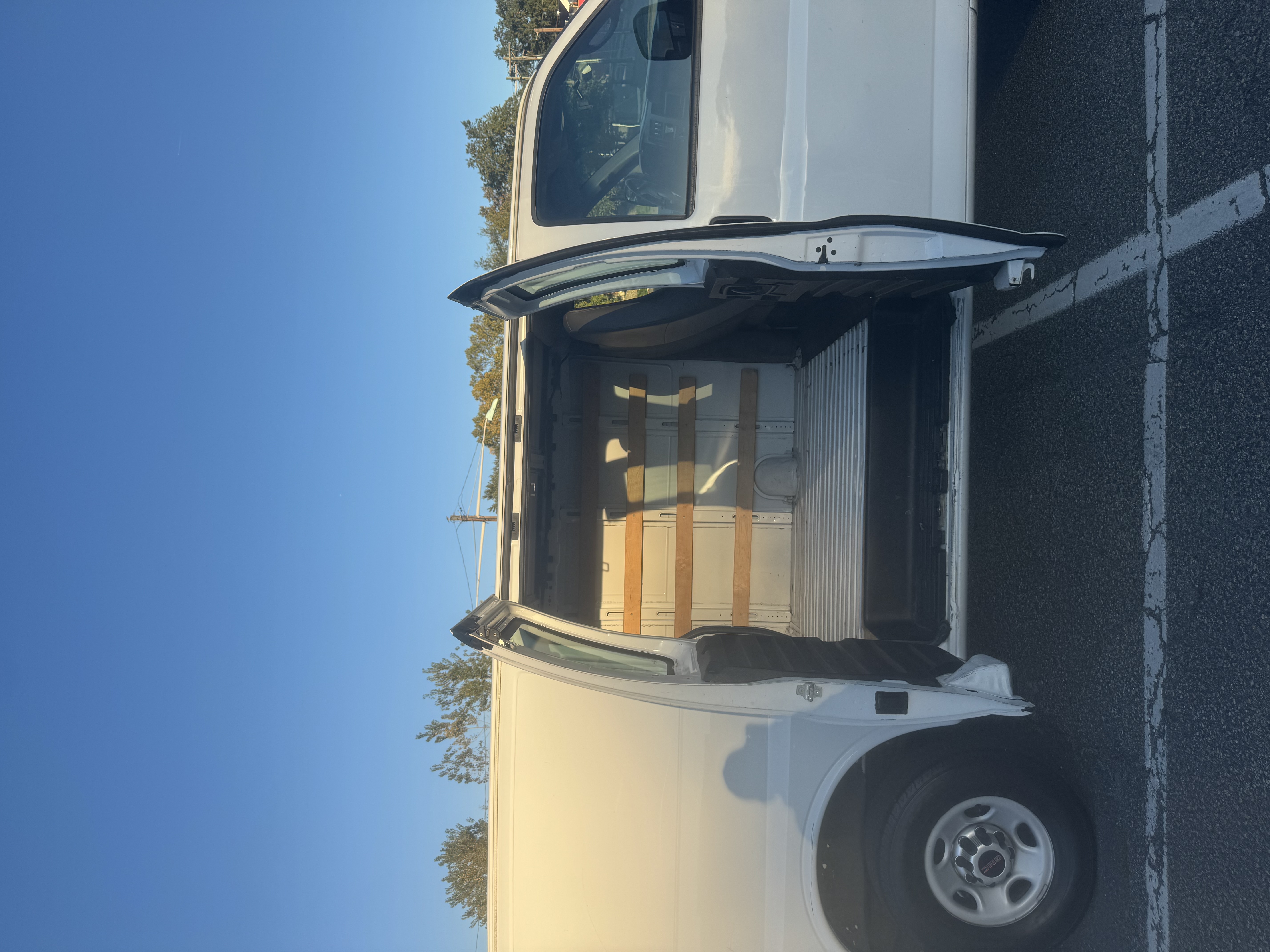 Used 2015 GMC Savana 2500 RWD image 6