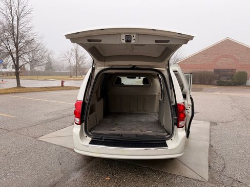 Used 2013 RAM C/V Tradesman FWD image 9