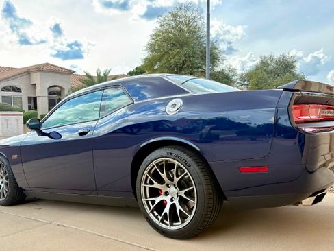 Used 2014 Dodge Challenger SRT8 w/ Harman/Kardon Audio Group image 5