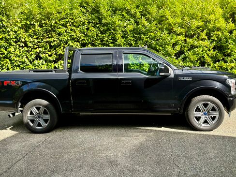 Used 2019 Ford F150 Lariat w/ Equipment Group 502A Luxury AWD/4WD image 16
