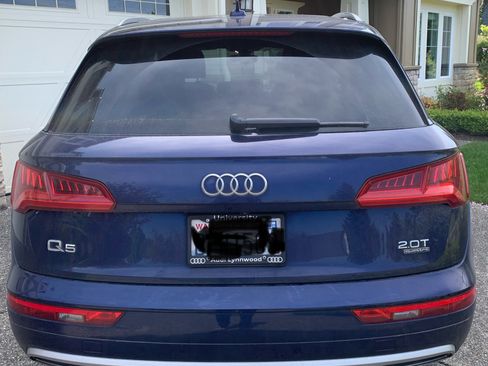 Used 2018 Audi Q5 2.0T Premium w/ Convenience Package AWD/4WD image 5