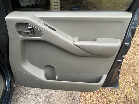 Used 2014 Nissan Frontier SV w/ SV Value Truck Package image 20