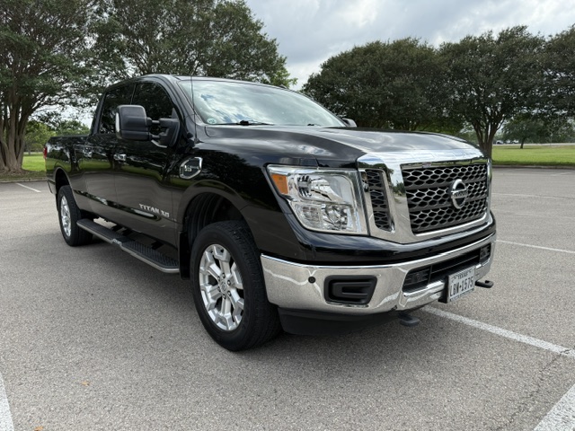 Used 2018 Nissan Titan SV w/ SV Convenience Package AWD/4WD image 15