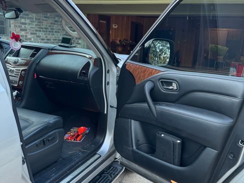 Used 2019 INFINITI QX80 Luxe w/ Proassist Package image 9