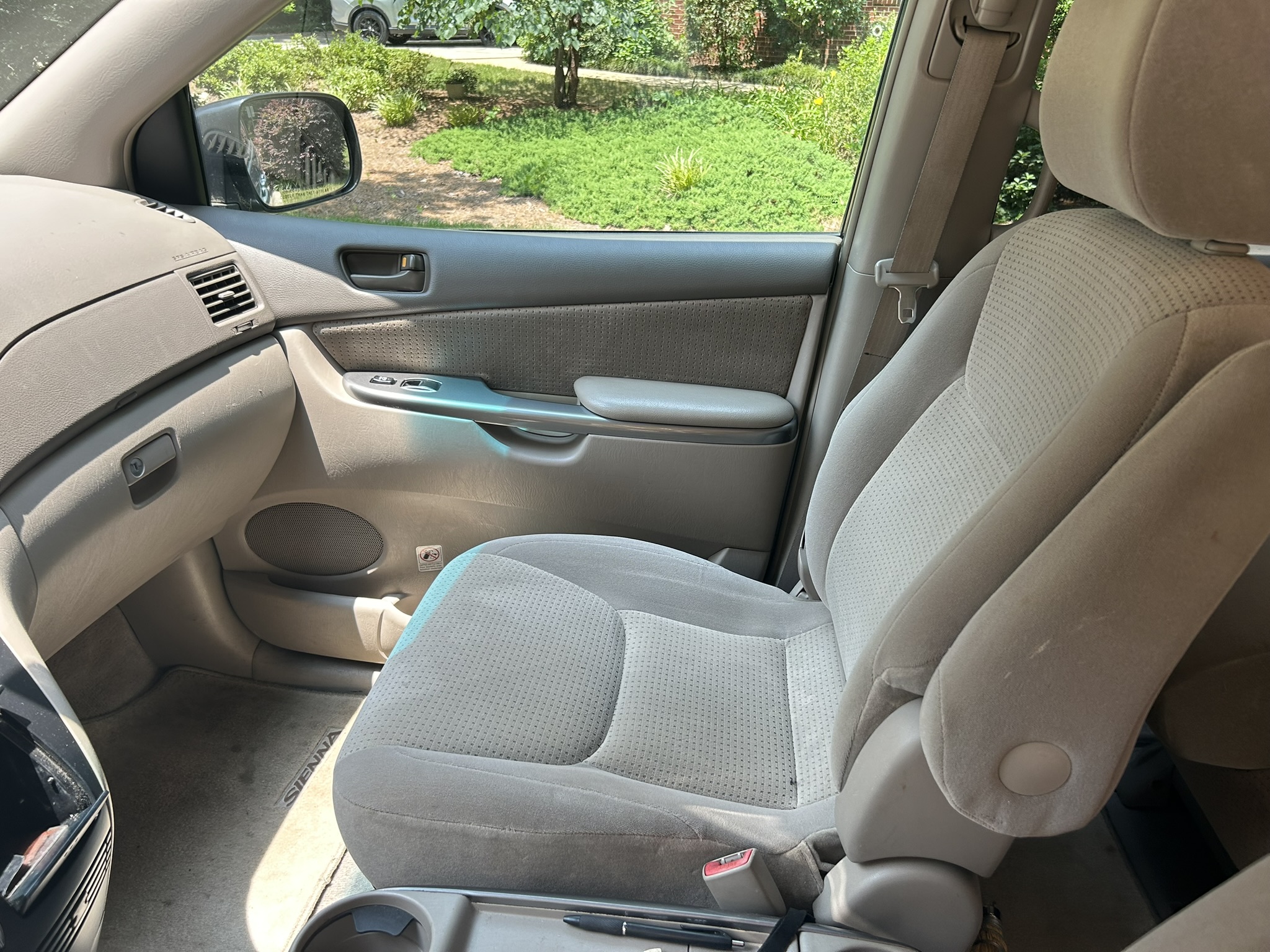 Used 2009 Toyota Sienna LE FWD image 5