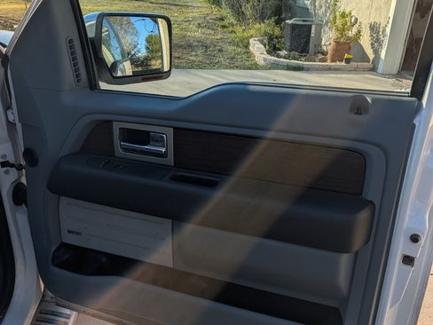 Used 2013 Ford F150 Lariat w/ Luxury Equipment Group image 21