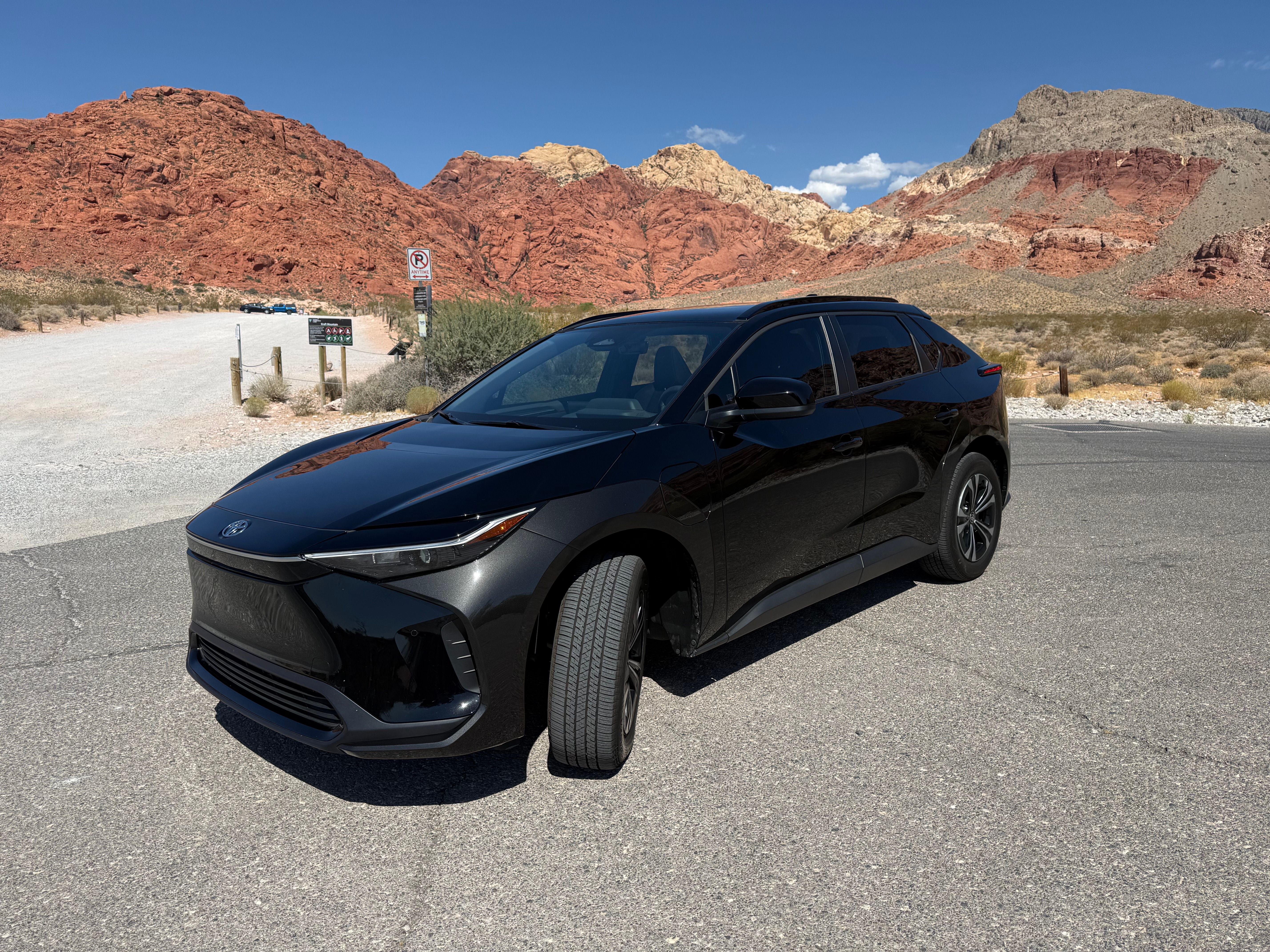 Used 2025 Toyota bZ4X AWD w/ Weather Package image 4