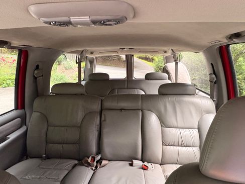 Used 1999 GMC Suburban 4WD w/ Marketing Opt Pkg 3 image 14