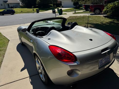 Used 2007 Pontiac Solstice GXP w/ Premium Package image 5