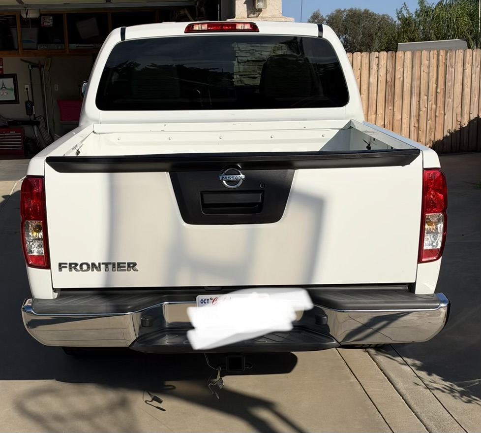 Used 2016 Nissan Frontier S RWD image 1