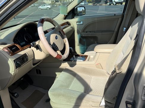 Used 2007 Ford Five Hundred SEL image 12