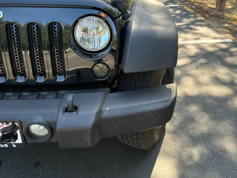 Used 2014 Jeep Wrangler Sport AWD/4WD image 9
