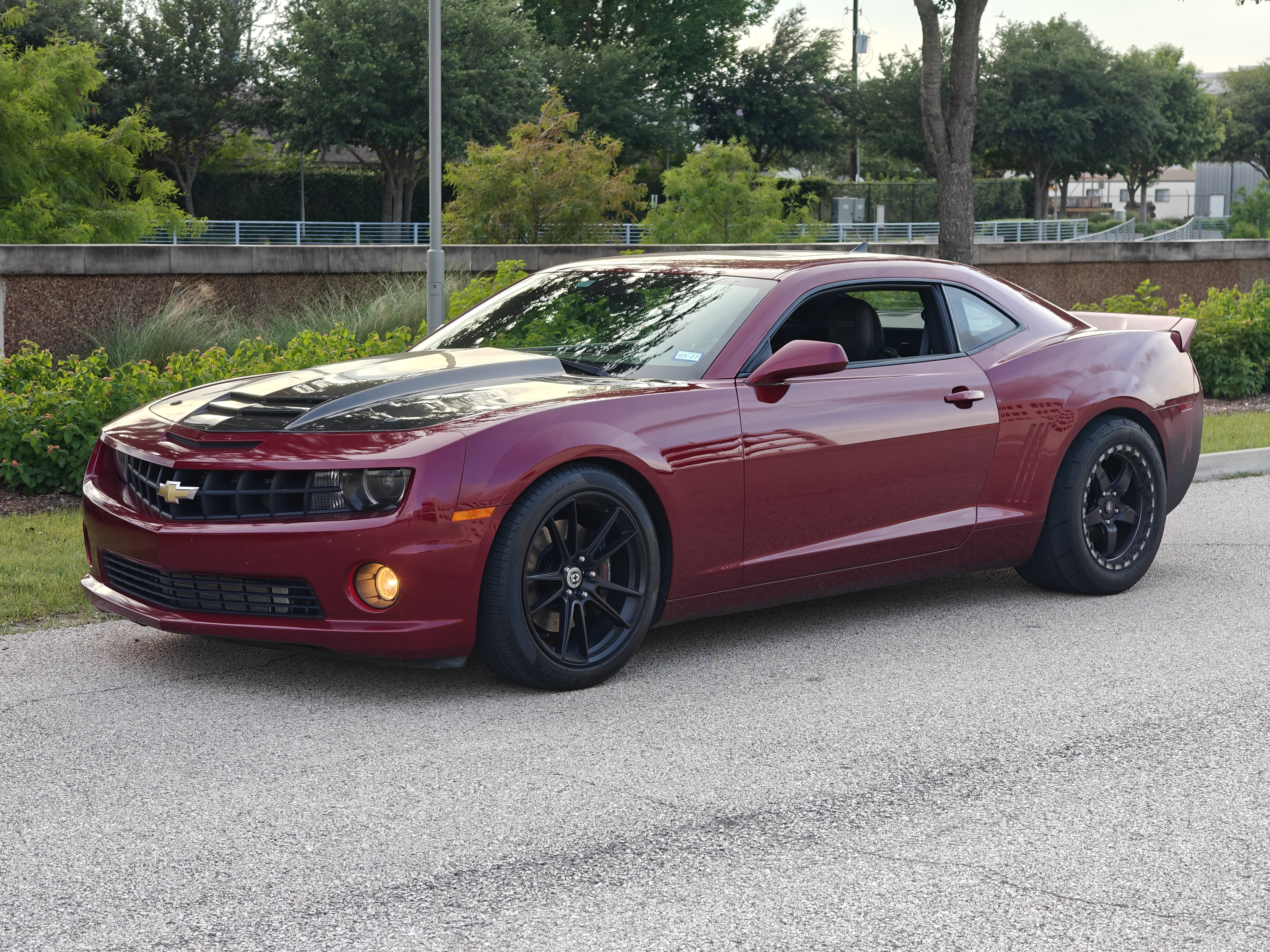 Used 2010 Chevrolet Camaro SS w/ RS Package RWD image 2