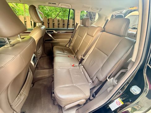 Used 2014 Lexus GX 460 w/ Premium Package AWD/4WD image 11