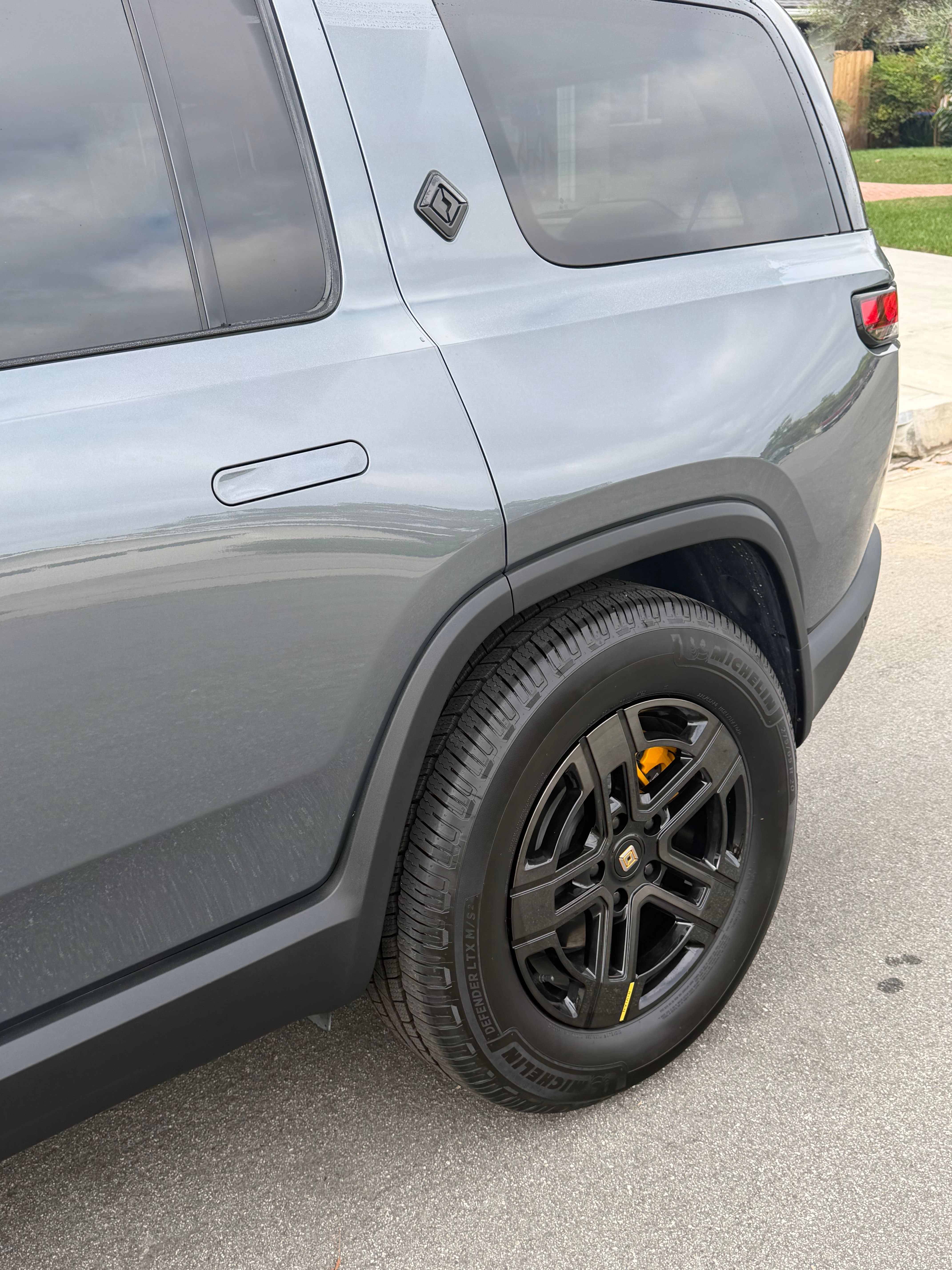Used 2023 Rivian R1S Adventure Quad AWD/4WD image 14