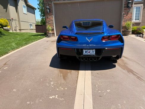 Used 2019 Chevrolet Corvette Stingray Coupe w/ 1LT RWD image 11