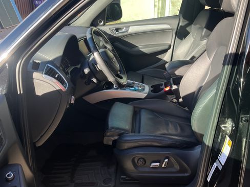 Used 2017 Audi Q5 2.0T Premium Plus w/ Technology Package image 24