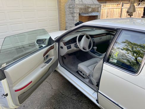 Used 1997 Cadillac Eldorado w/ Leather/Lumbar Pkg FWD image 8