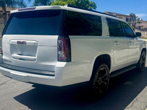 Used 2017 GMC Yukon XL SLT w/ Open Road Package image 4