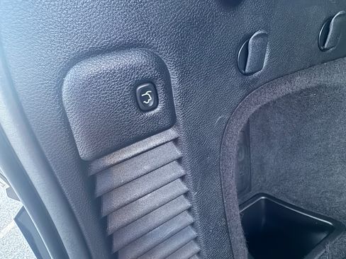 Used 2015 Jeep Grand Cherokee Altitude image 17