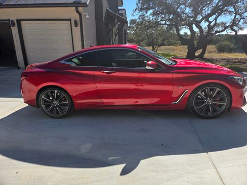 Used 2018 INFINITI Q60 Red Sport 400 w/ Pro Active Package image 4