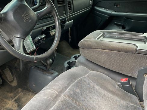 Used 2002 Chevrolet Silverado 2500 LS AWD/4WD image 9