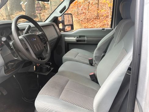 Used 2016 Ford F250 XLT w/ XLT Value Package image 5